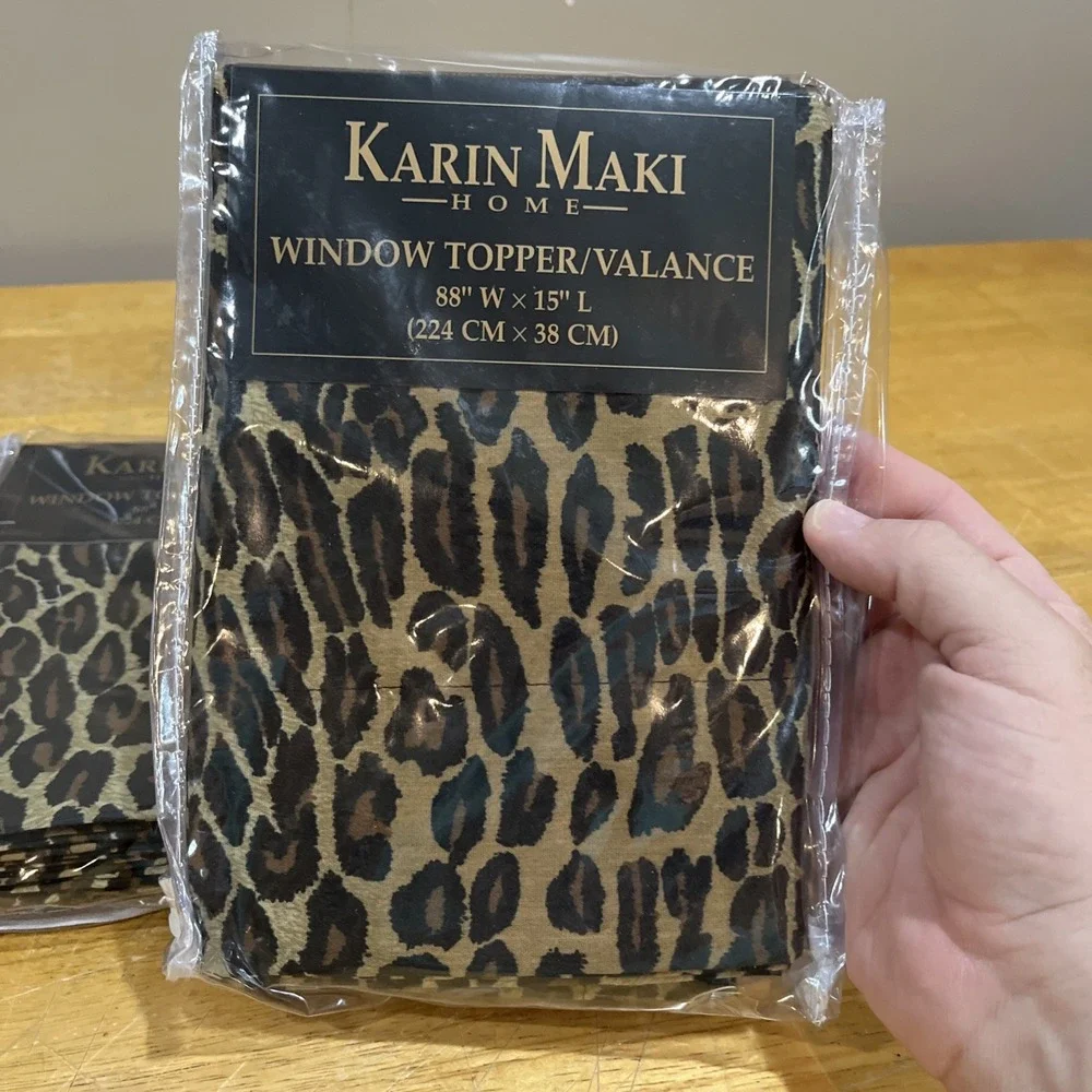 Karin‎ Maki Leopard Print Valance 88x15